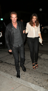 Cindy Crawford feet photo thumbnail