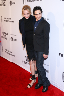 Uma Thurman feet photo thumbnail