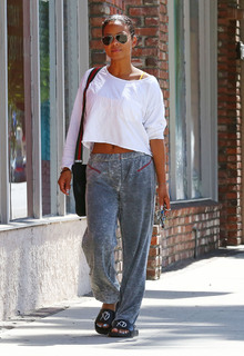 Christina Milian feet photo thumbnail