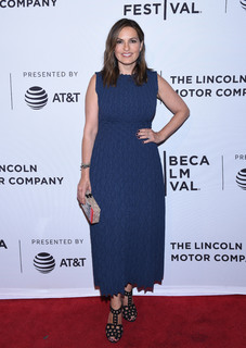Mariska Hargitay feet photo thumbnail
