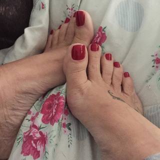 Karin Klemp feet photo thumbnail