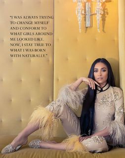 Shay Mitchell feet photo thumbnail