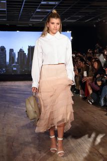 Sofia Richie feet photo thumbnail