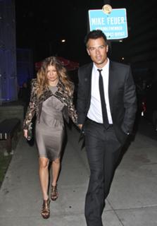 Fergie feet photo thumbnail