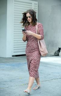 Minka Kelly feet photo thumbnail
