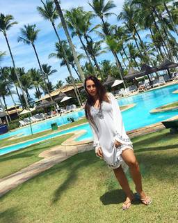 Carla Diaz feet photo thumbnail