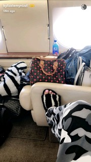 Kylie Jenner feet photo thumbnail