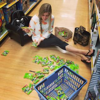 Justine Ezarik feet photo thumbnail