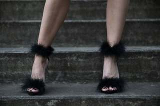 Ashley James feet photo thumbnail