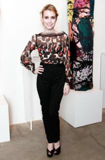 Emma Roberts feet photo thumbnail