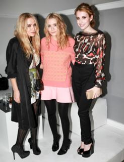 Emma Roberts feet photo thumbnail
