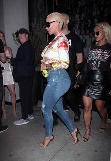 Amber Rose feet photo thumbnail