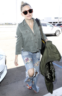 Kate Hudson feet photo thumbnail