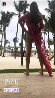 Xenia Tchoumitcheva feet photo thumbnail