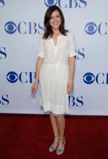 Alyson Hannigan feet photo thumbnail