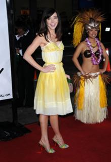 Alyson Hannigan feet photo thumbnail