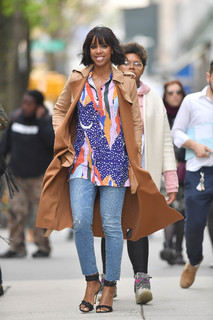Kelly Rowland feet photo thumbnail