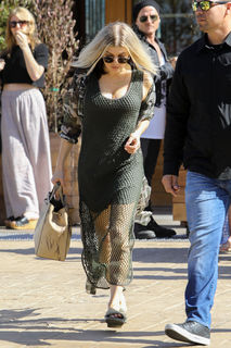 Fergie feet photo thumbnail