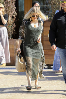 Fergie feet photo thumbnail