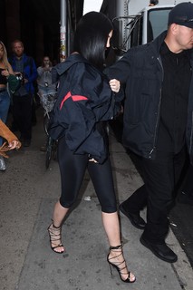 Kylie Jenner feet photo thumbnail