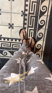 Verona Pooth feet photo thumbnail
