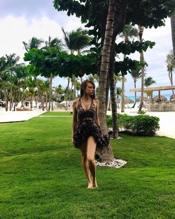 Xenia Tchoumitcheva feet photo thumbnail