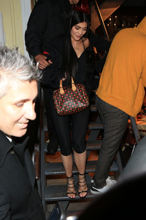 Kylie Jenner feet photo thumbnail