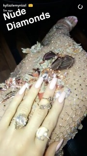 Kylie Jenner feet photo thumbnail