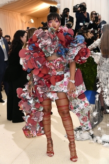 Rihanna feet photo thumbnail
