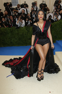 Nicki Minaj feet photo thumbnail