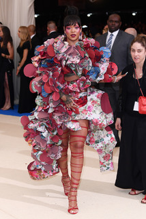 Rihanna feet photo thumbnail