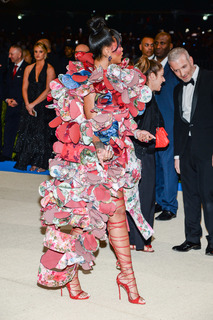 Rihanna feet photo thumbnail