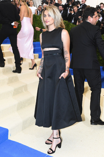 Paris Jackson feet photo thumbnail