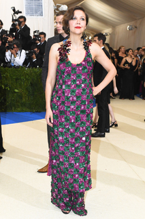 Maggie Gyllenhaal feet photo thumbnail