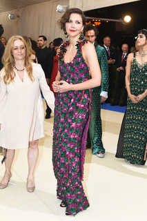 Maggie Gyllenhaal feet photo thumbnail