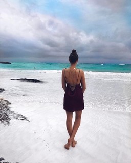 Xenia Tchoumitcheva feet photo thumbnail