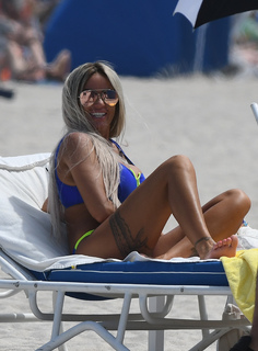 Katie Price feet photo thumbnail
