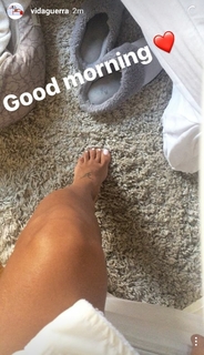Vida Guerra feet photo thumbnail