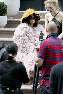 Kendall Jenner feet photo thumbnail