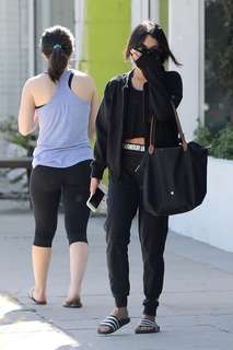 Vanessa Hudgens feet photo thumbnail