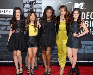 Camila Cabello feet photo thumbnail