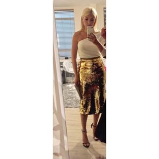 Holly Willoughby feet photo thumbnail