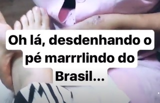 Carla Diaz feet photo thumbnail