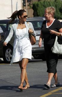 Halle Berry feet photo thumbnail