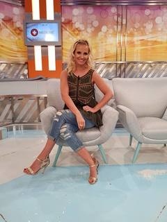 Cristina Ferreira feet photo thumbnail