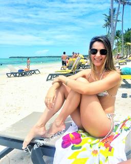 Alaine Crissiê feet photo thumbnail