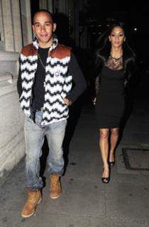 Nicole Scherzinger feet photo thumbnail