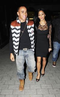 Nicole Scherzinger feet photo thumbnail