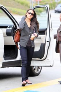 Jordana Brewster feet photo thumbnail
