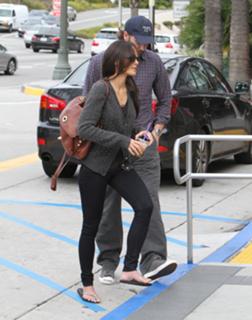 Jordana Brewster feet photo thumbnail